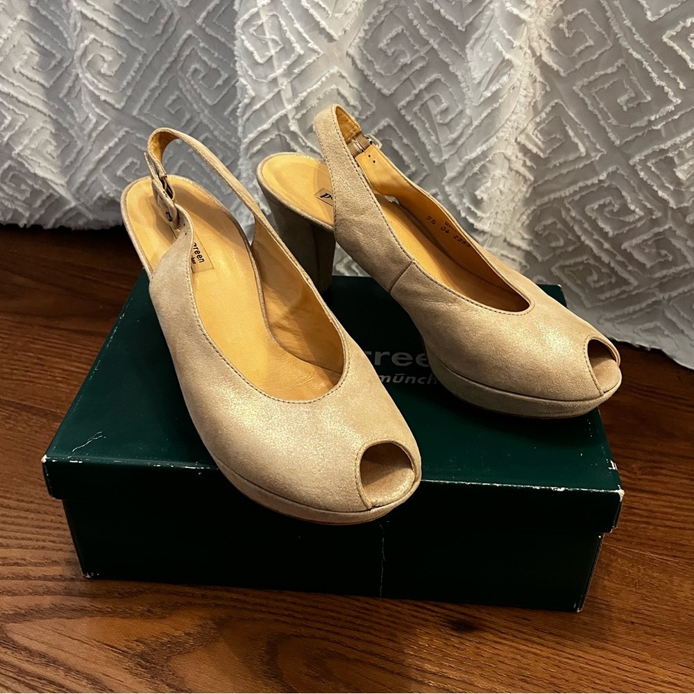 Vintage Paul Green peep toe pumps